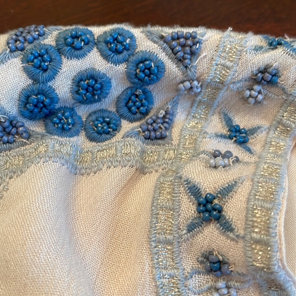 Beautiful embroidered shirt with beadwork - Picture 2 of 3